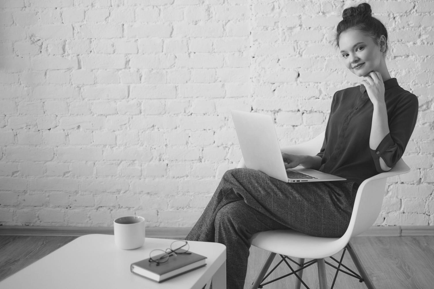 Interactive digital budgeting webinar session with participants engaged in live learning